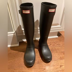 Black size 8 Hunter boots brand new-worn once.